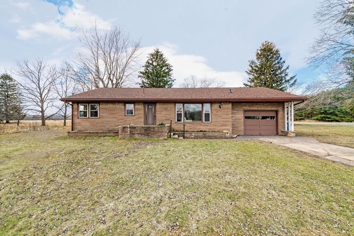 6670 Jericho Rd, Stevensville, MI 49127 House Rental in Stevensville