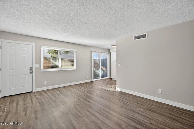 Foto del edificio - 860 E Brown Rd