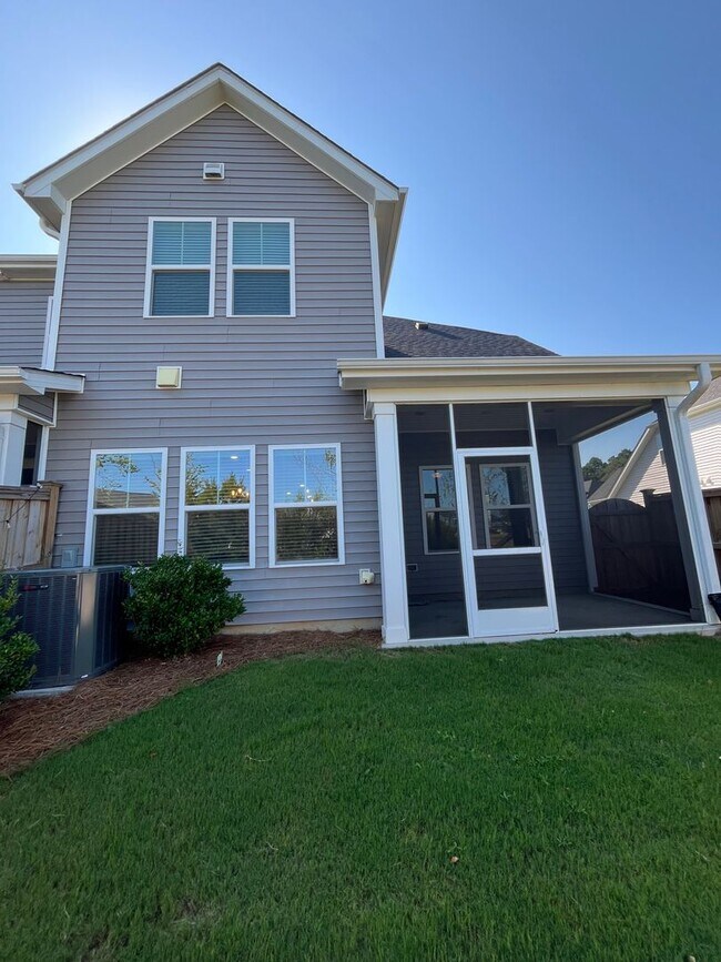 Foto del edificio - 7404 Springwater Dr