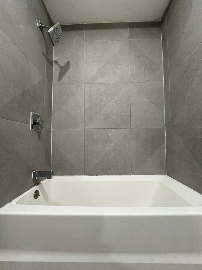 Foto del edificio - 174 Van Nostrand Ave