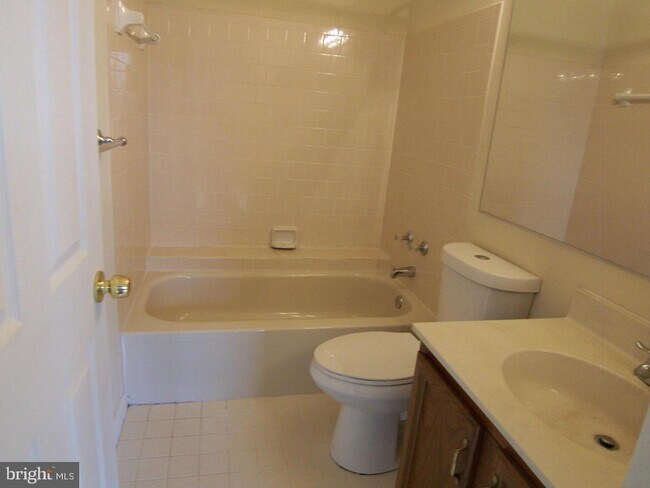 Building Photo - 3204 Rock Creek Ct