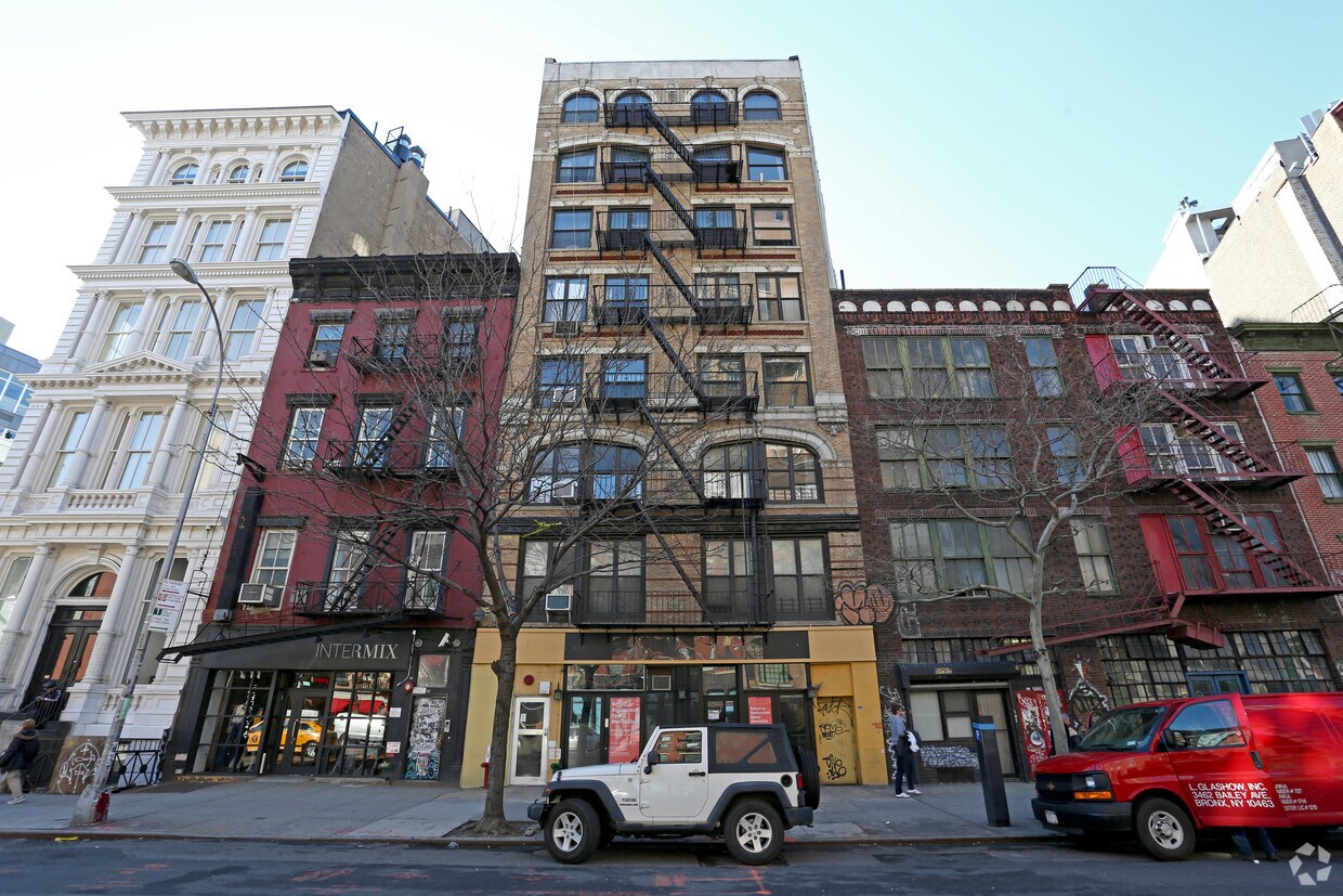 Foto del edificio - 334-336 Bowery