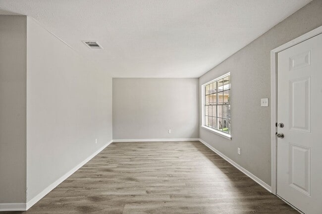 Building Photo - 11026 Spottswood Dr