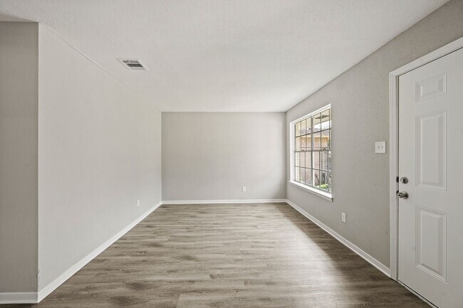 Foto del edificio - 11026 Spottswood Dr