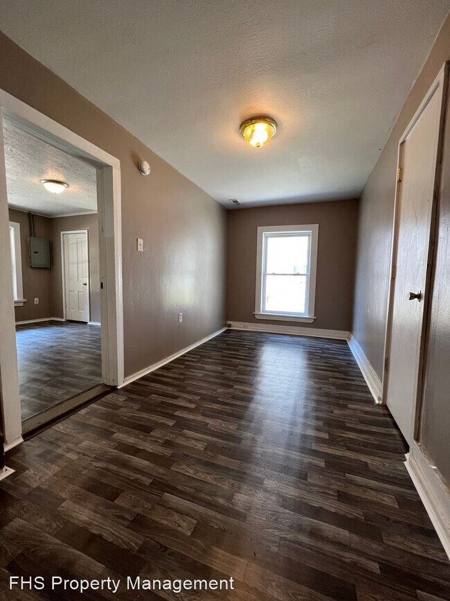 Building Photo - 3 br, 1.5 bath House - 2138 N Taylor