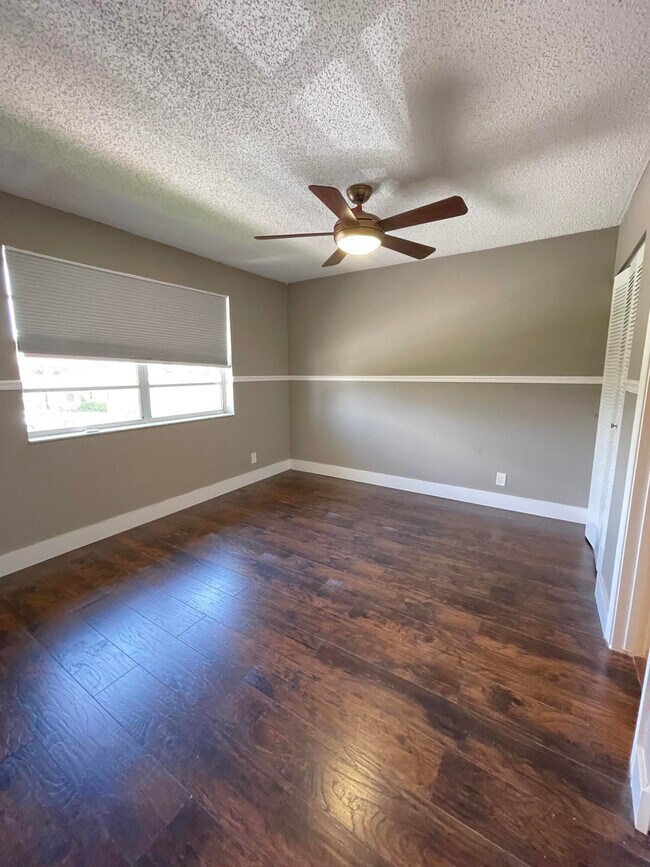 Foto del edificio - 10092 Twin Lakes Dr