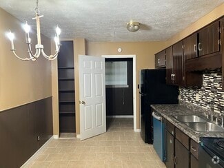 Building Photo - 116 N Lake Dr