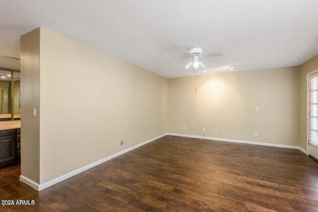 Foto del edificio - 7230 E Arlington Rd