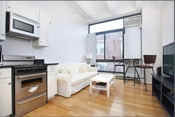 Building Photo - 12 Stoneholm St