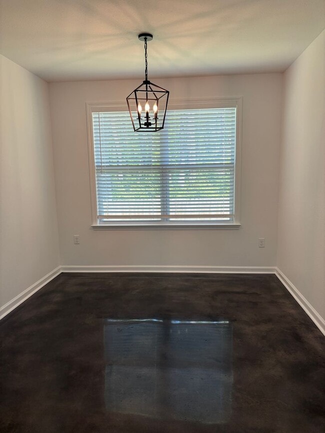 Building Photo - 3 Bedroom COMING SOON!