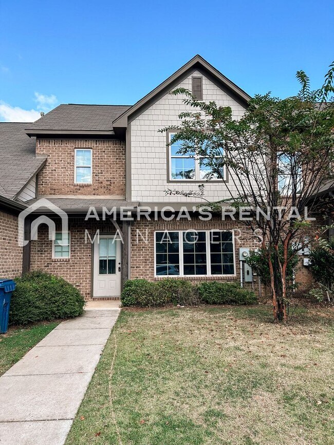 Building Photo - Townhome for Rent in Chelsea! COMING SOON!