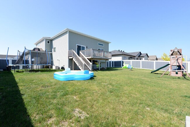 Building Photo - 1306 30th Ave W