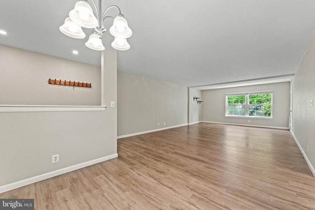 Building Photo - 7621 Provincial Dr
