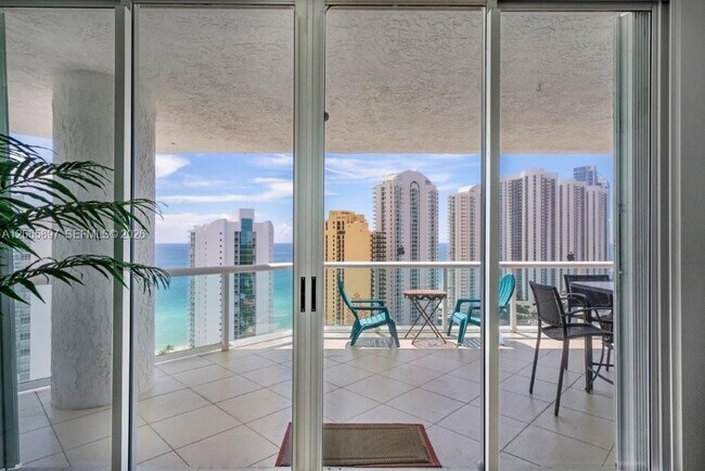 Building Photo - 16400 Collins Ave