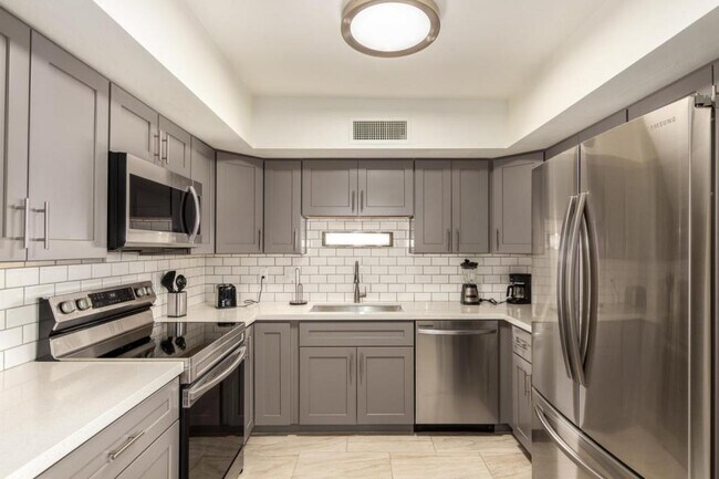 Foto del edificio - 1627 E 13th St