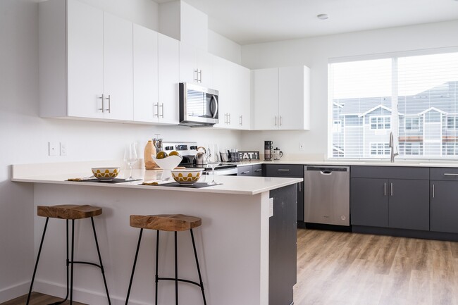 Timberview Oregon City Kitchen - Timberview Apartments