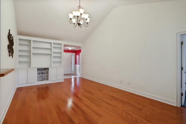 Foto del edificio - 3Bed/2Bath unfurnished home with lagoon vi...