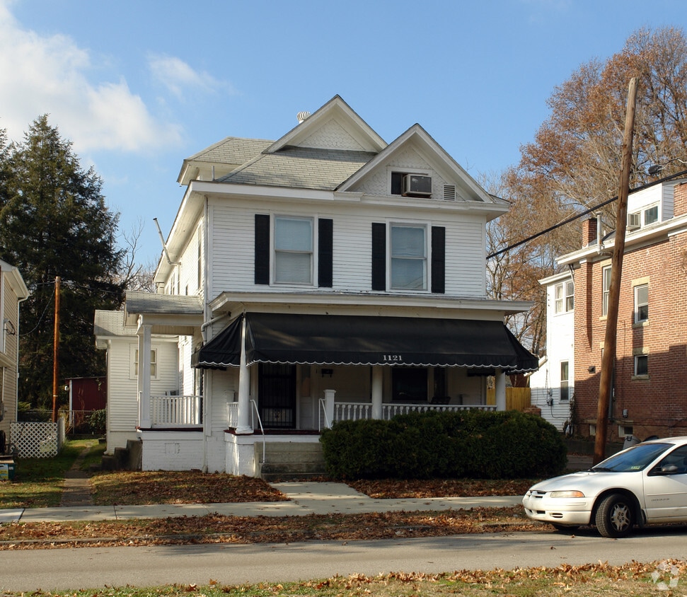 Building Photo - 1121 9th St