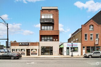 Building Photo - 1552 W Fullerton Ave