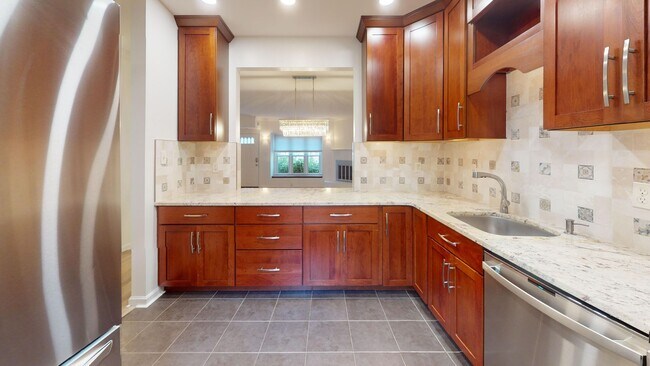 Foto del edificio - Rare Secluded Two Bedroom Arlington Townho...