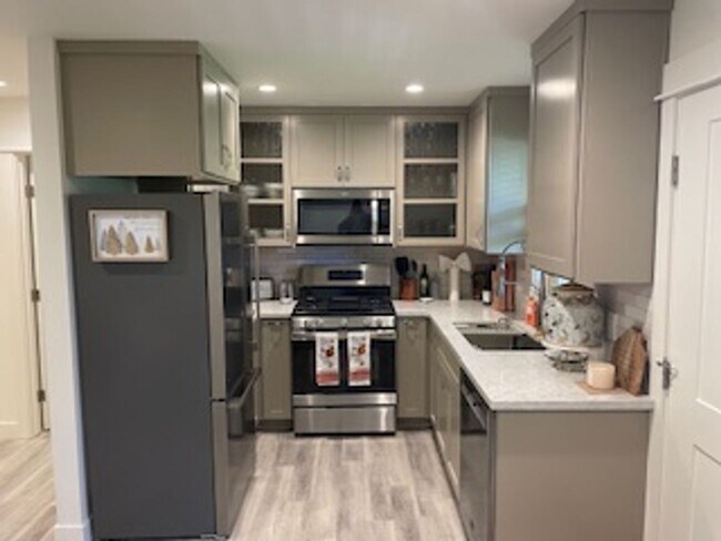 Foto del edificio - 1481 Hollister Ln