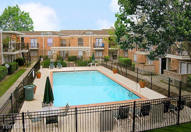 Building Photo - 10440 Valley Forge Dr