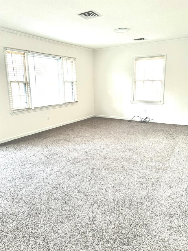 Foto del edificio - 815 W Mauney Ave