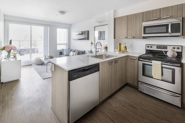 Interior Photo - The Bristol - 5738 175th Street