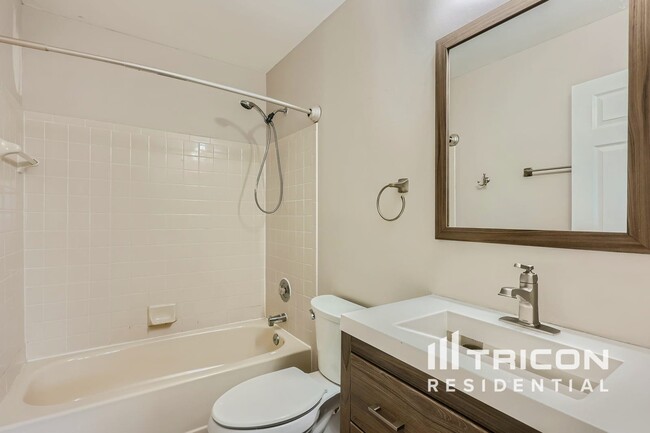 Building Photo - 3326 Midland Ct