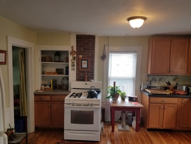 Foto del edificio - 14 Hamlin Ct