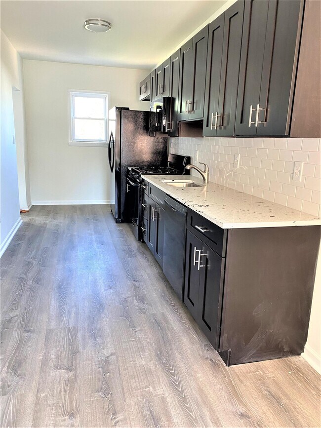 Photo - 19 W Winona Ave House