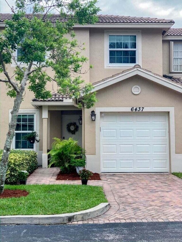 6437 Park Lake Cir, Boynton Beach, FL 33437 Condo for Rent in Boynton Beach, FL