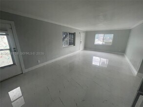 Building Photo - 890 NW 45th Ave