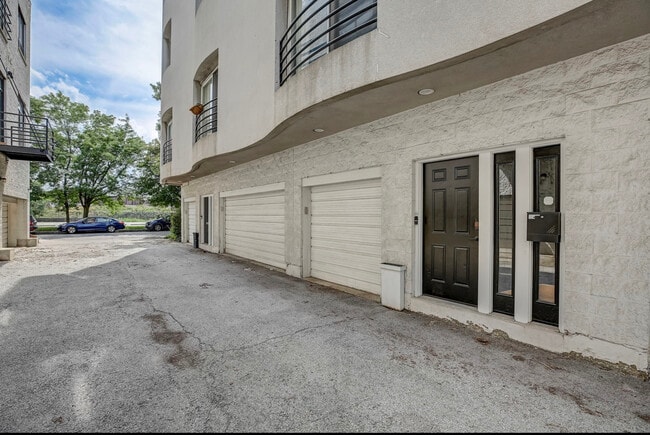 Building Photo - 2231 N Lister Ave