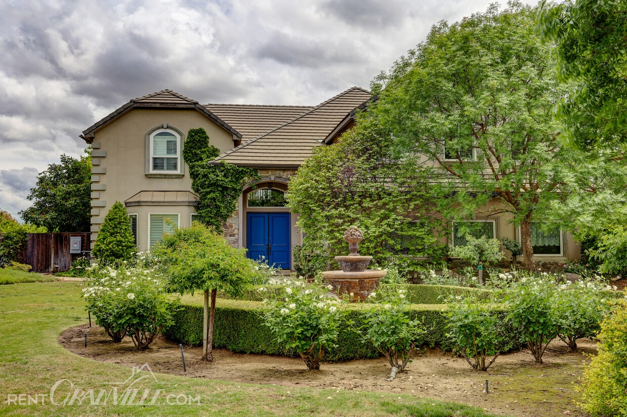 Primary Photo - 2768 N Highland Ave