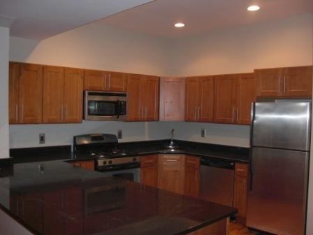 Building Photo - 35 Edison Pl