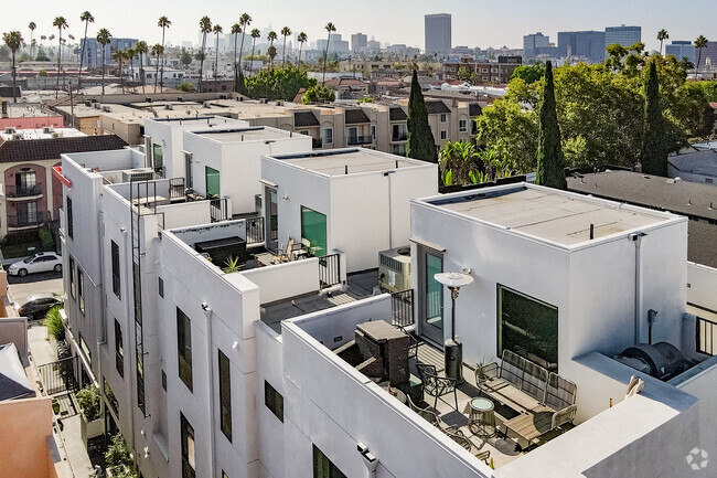 Rooftop - Lido Apartments - 115 S St Andrews