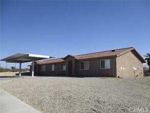 Building Photo - 73590 Sunnyslope Dr