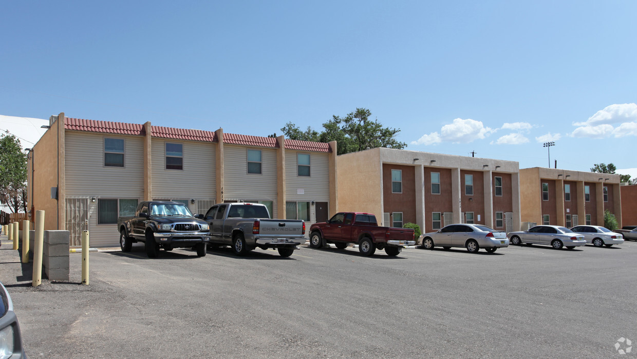 Building Photo - Sunshine Apartments