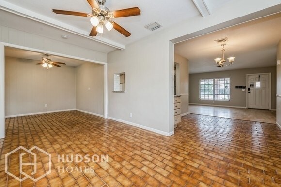 Building Photo - 1103 NW 7th Ct