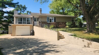 Building Photo - 229 Hickory St