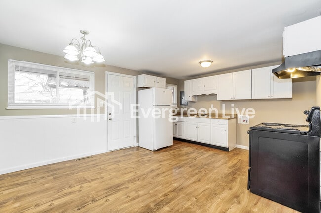 Building Photo - 6908 Retton Rd