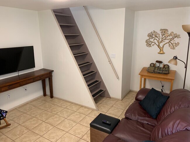 Foto del edificio - 1227 Parkhill Dr