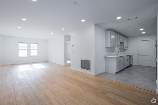2 habitaciones, 1 baño - 1088 pies cuadrados - Cocina, sala, comedor - 100 Wall St