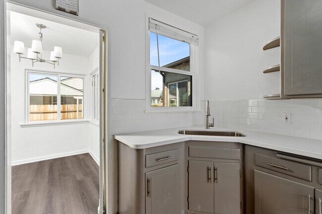 Foto del edificio - 2024 S Genesee Ave