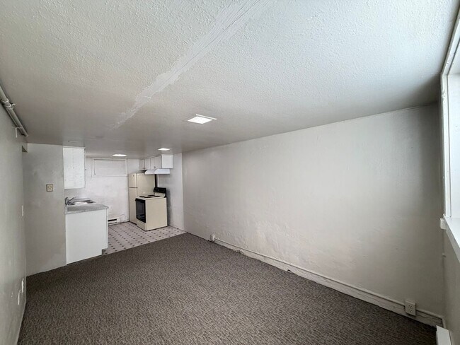 Foto del edificio - 1403 W Lincoln Ave