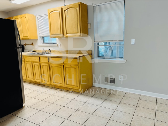 Building Photo - 4710 Walnut Grove Ave