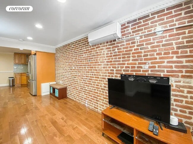Building Photo - 245 W 134th St