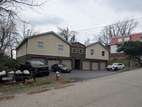 Building Photo - 2110-2110 Hollingsworth St