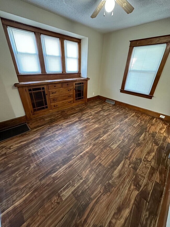 Building Photo - 3 bedroom 1 bath
